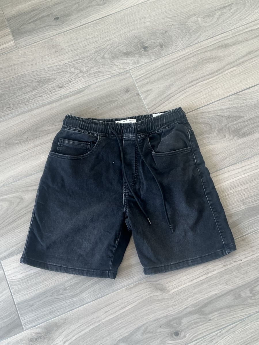 Pull&Bear Pantaloni: Shorts Pull&Bear Grösse S – Usato da Niederhelfenschwil venduto da tab_xlc7