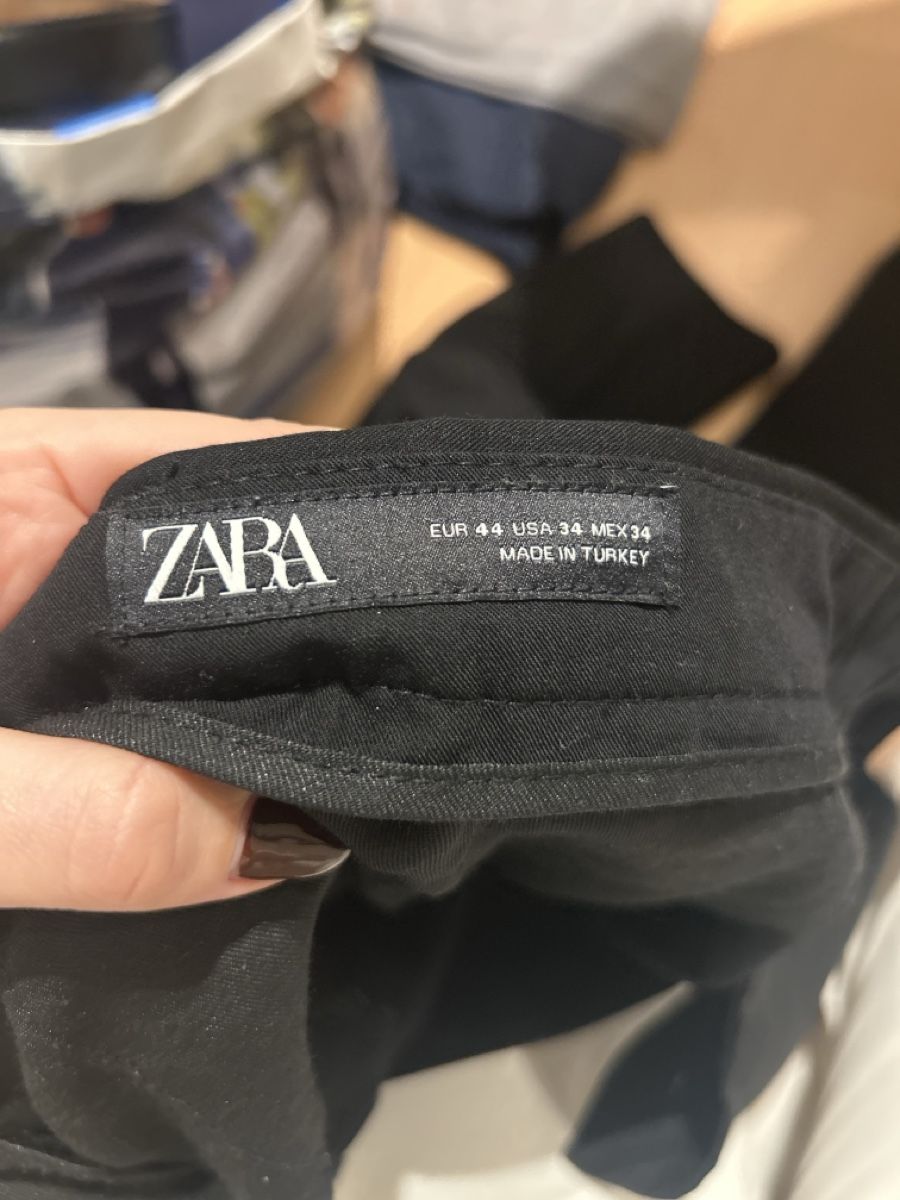 Pantaloni: Zara trouseres – Nuovo (secondo la descrizione) da Zürich venduto da pil_9sh9 3
