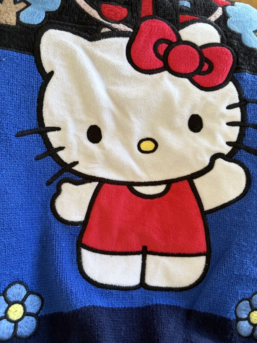 Maglioni & Felpe: Pull-over Hypland Hello Kitty multicolore taille L – Usato da Chêne Bourg venduto da paleios22 6