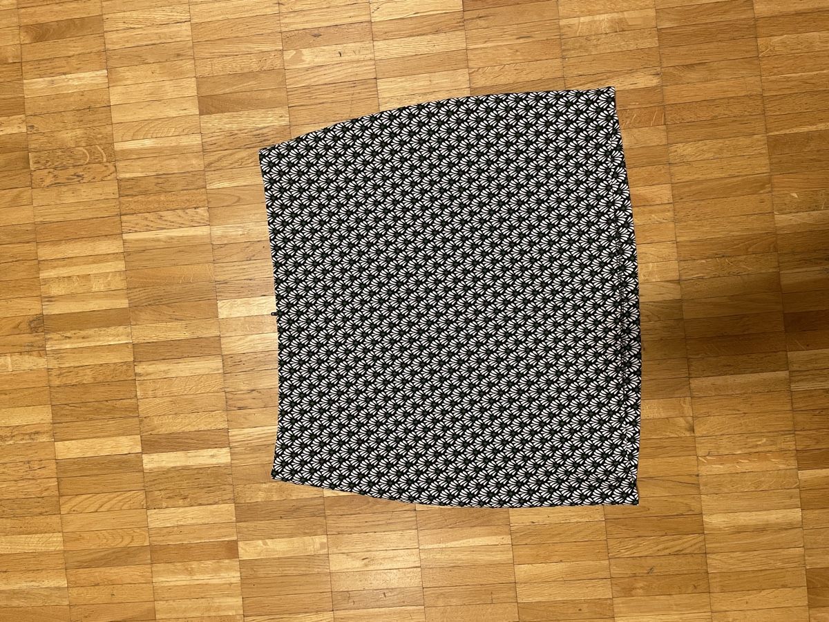 Nafnaf Gonne: Stylish NAF NAF Skirt, Size 40 – Usato da Neuchatel venduto da shi_9fzw