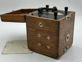 Vintage Voltmeter / Megaohm Meter Messgerät