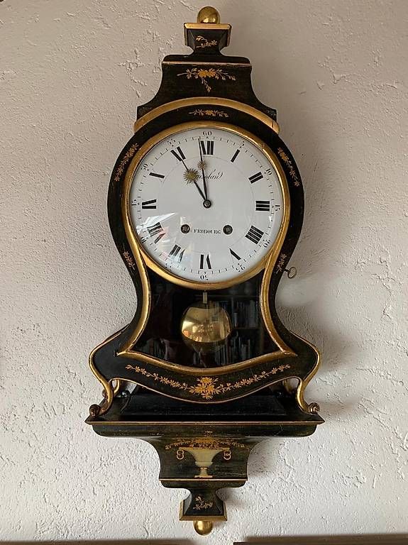 Orologi da terra & Orologi da parete: Pendule fribourgeoise Guisolan  noir & or  excellent état – Usato da Yverdon-les-Bains venduto da rapver