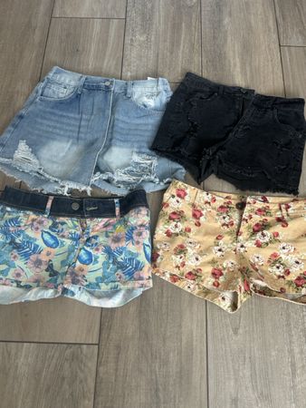4 women Shorts Summer Mix 36-38
