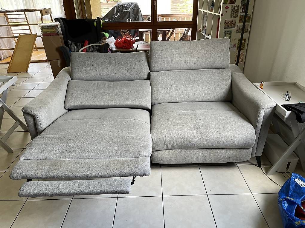 Divani: Sofa mit Liegefunktion – Usato da Steffisburg venduto da reb_z5mh 1