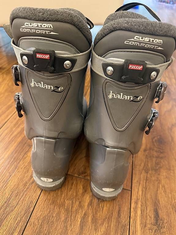 Damenschuhe: Chaussures de ski Atomic taille 39  – Gebraucht aus Lausanne von nat_h2gw 3