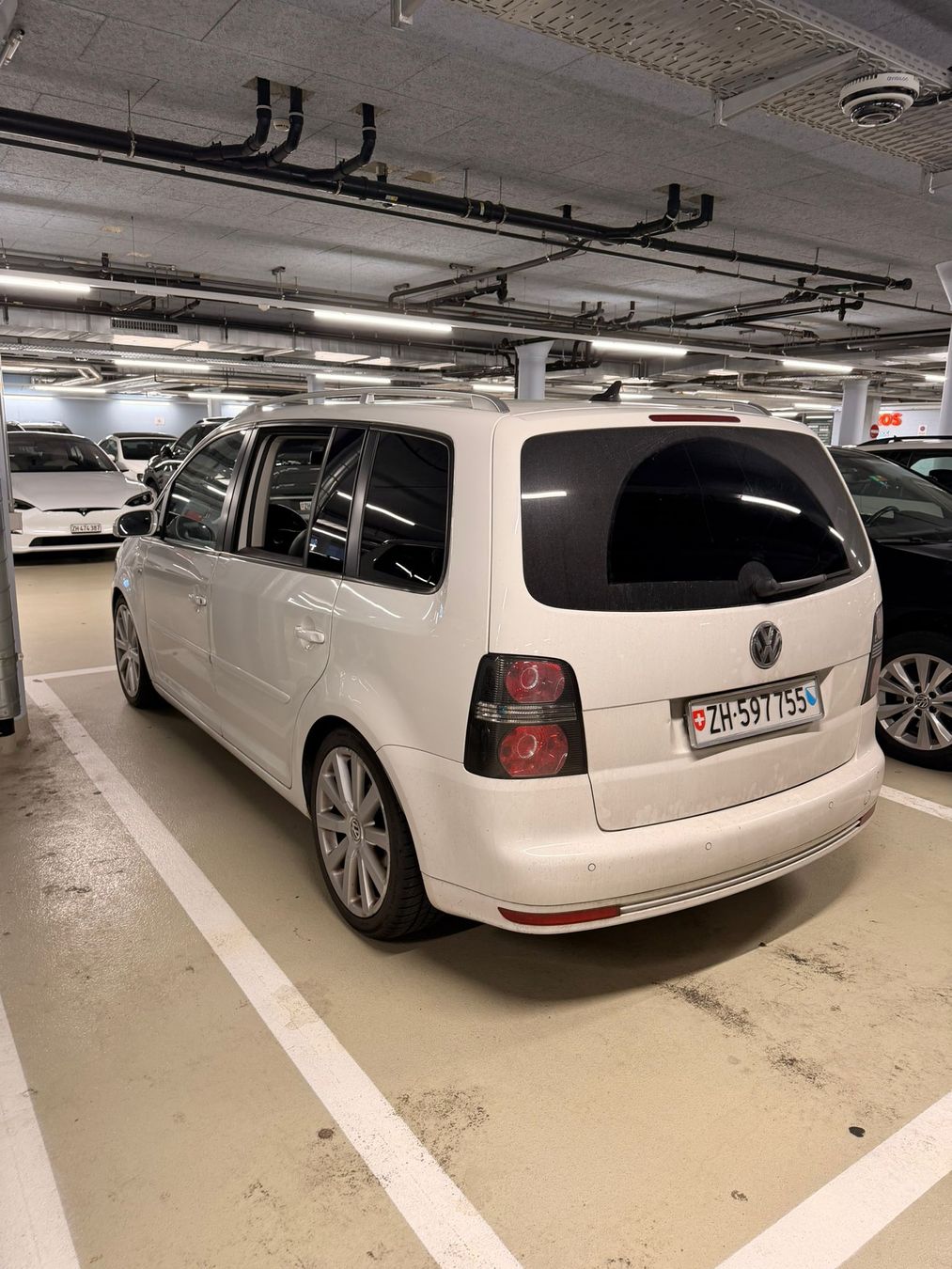 VW Automobili: VW Touran 2.0 TDI 170 PS – Usato da Bülach venduto da Tiago01111 5