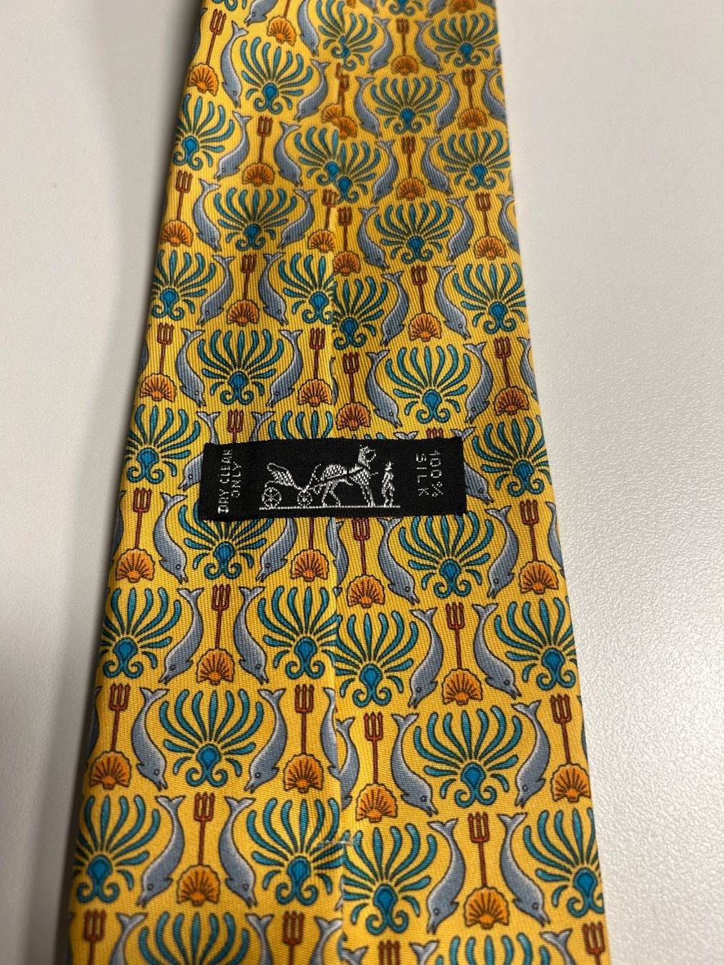 Hermès Cravatte: Hermès Delphin Krawatte – Nuovo (secondo la descrizione) da Bern venduto da kurtikobolt74 3