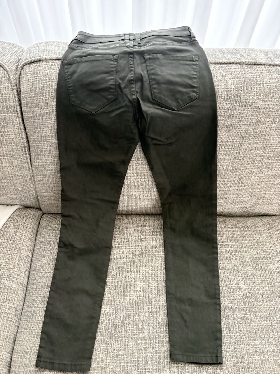 Mango Hosen: Mango Hose Khaki, Skinny, Grösse 36 – Gebraucht aus Münchenstein von Miresolese 1