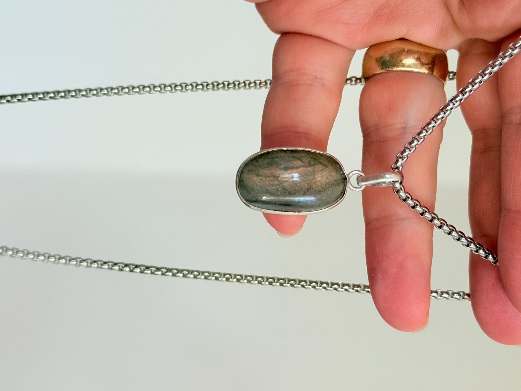 Ketten: Labradorite necklace – Neu und originalverpackt aus Genève von AGBERG 7