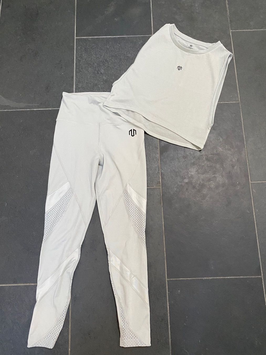 Lotti di vestiti: Morotai SportSet – Nuovo (secondo la descrizione) da Breil/Brigels venduto da son_zv92