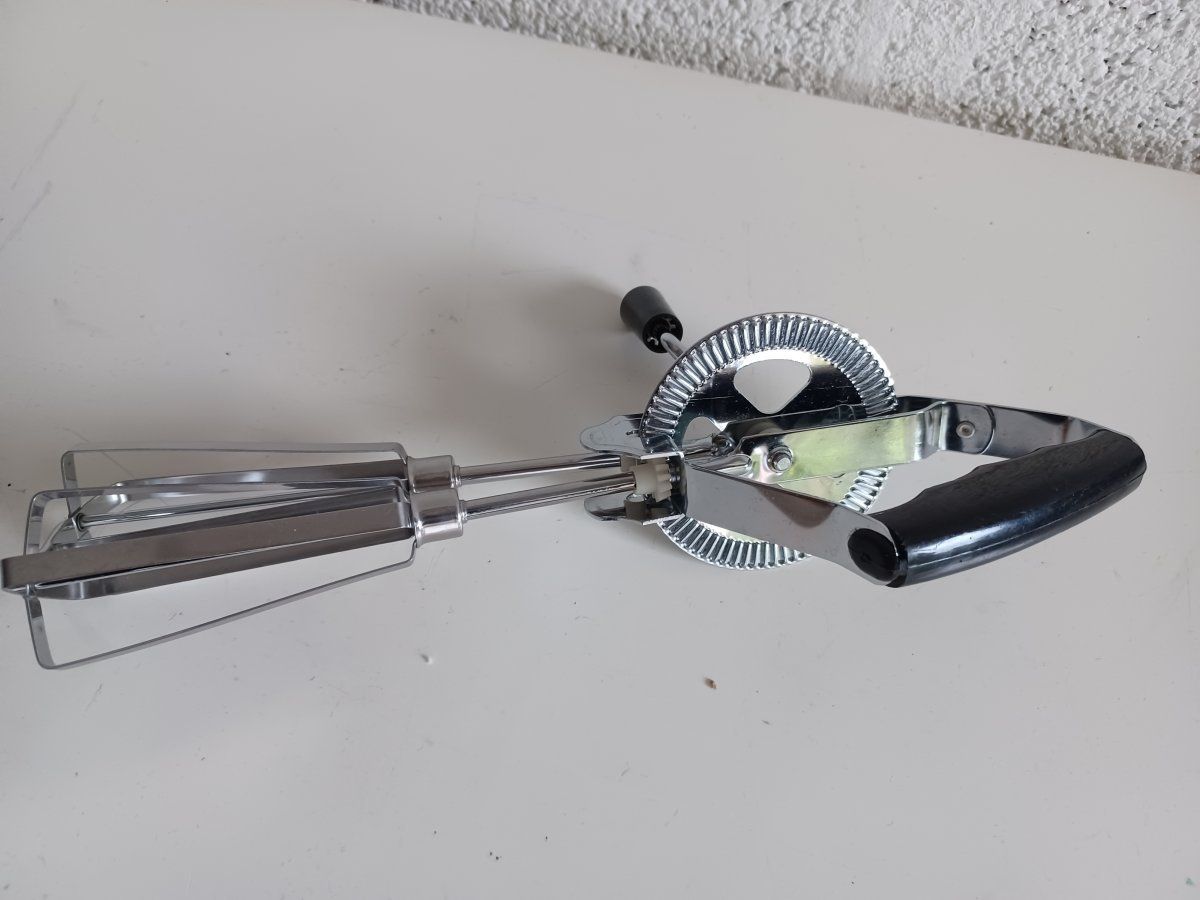 Alle Maschinen: Vintage Handkurbel Mixer -D35 – Gebraucht aus Morges von cardeman61 3