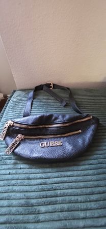 Sac banane GUESS noir – Style VP744360