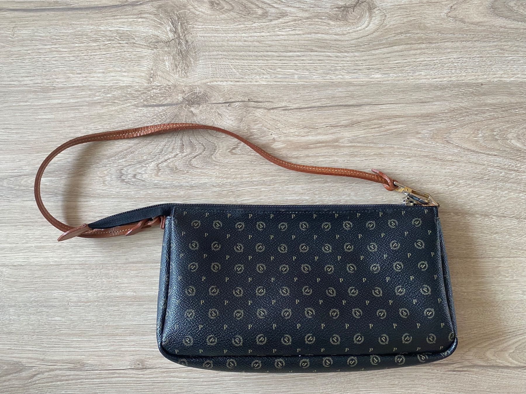 Borse da donna: Pochette Pollini monogramma con dust bag originale – Usato da Murten venduto da Moisa 1