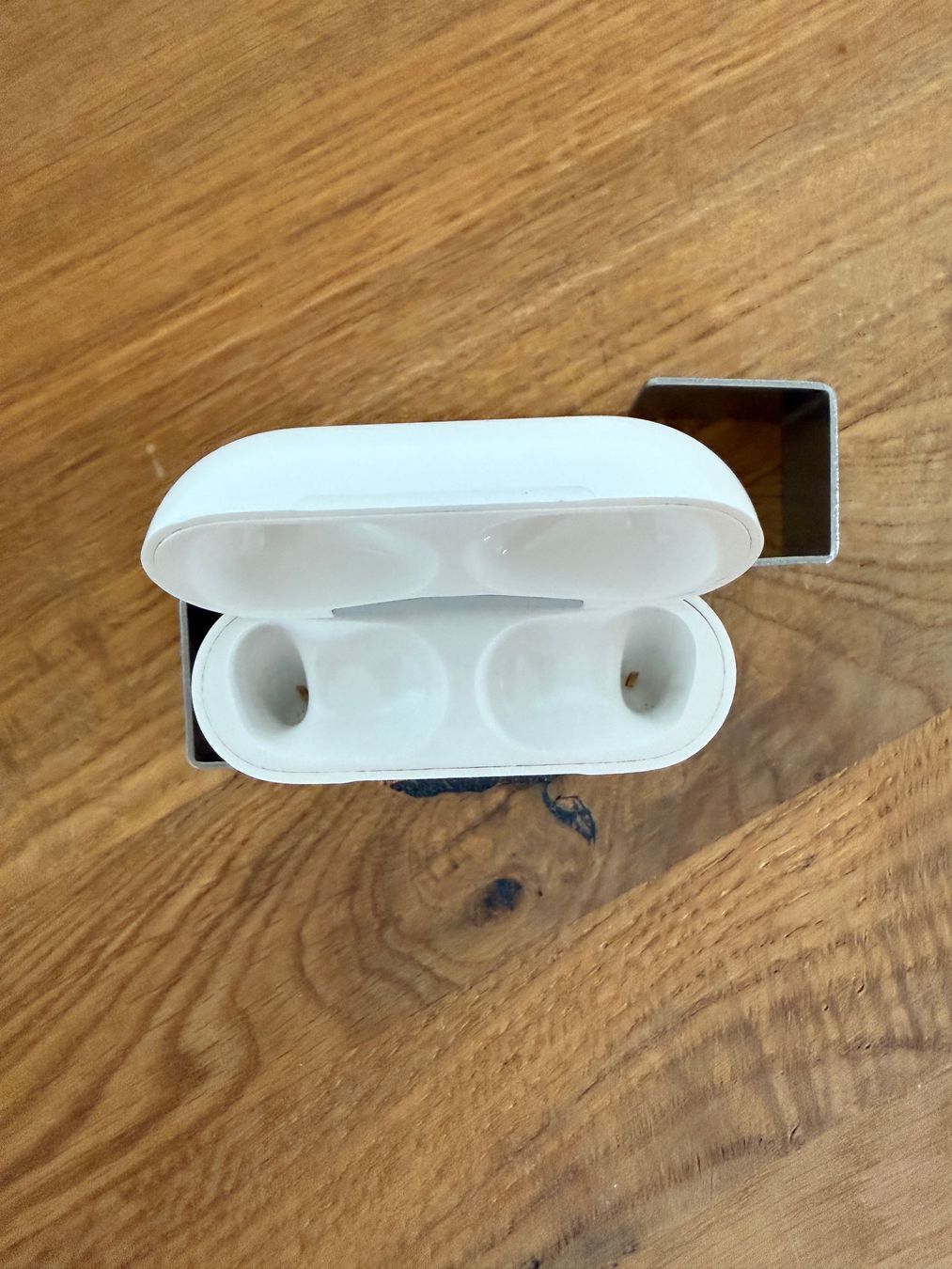 Apple Casques audio: APPLE AirPods Pro 1 Charging Case – D'occasion à Lausanne par Nine1982 1