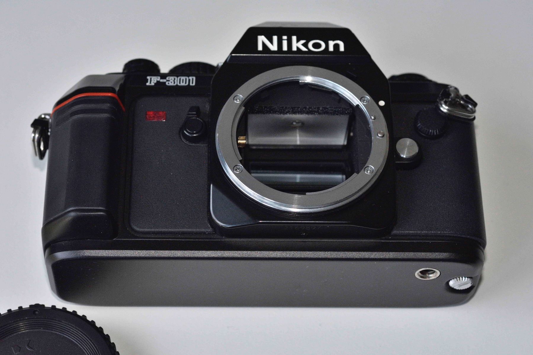 Nikon Fotocamera: Nikon F301 Body plus Handbuch – Usato da Schwerzenbach venduto da floridan 3