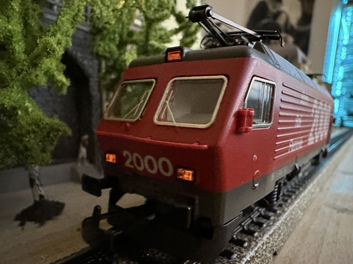 Märklin Modellini di ferrovie: Märklin 3330 SBB Re 4/4 IV – Nuovo (secondo la descrizione) da Lupsingen venduto da New-Haven
