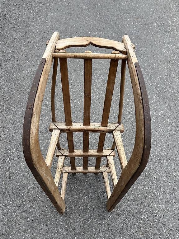 Luge: Antiker Holzschlitten  – Défectueux à Tschingel par MichuA 2