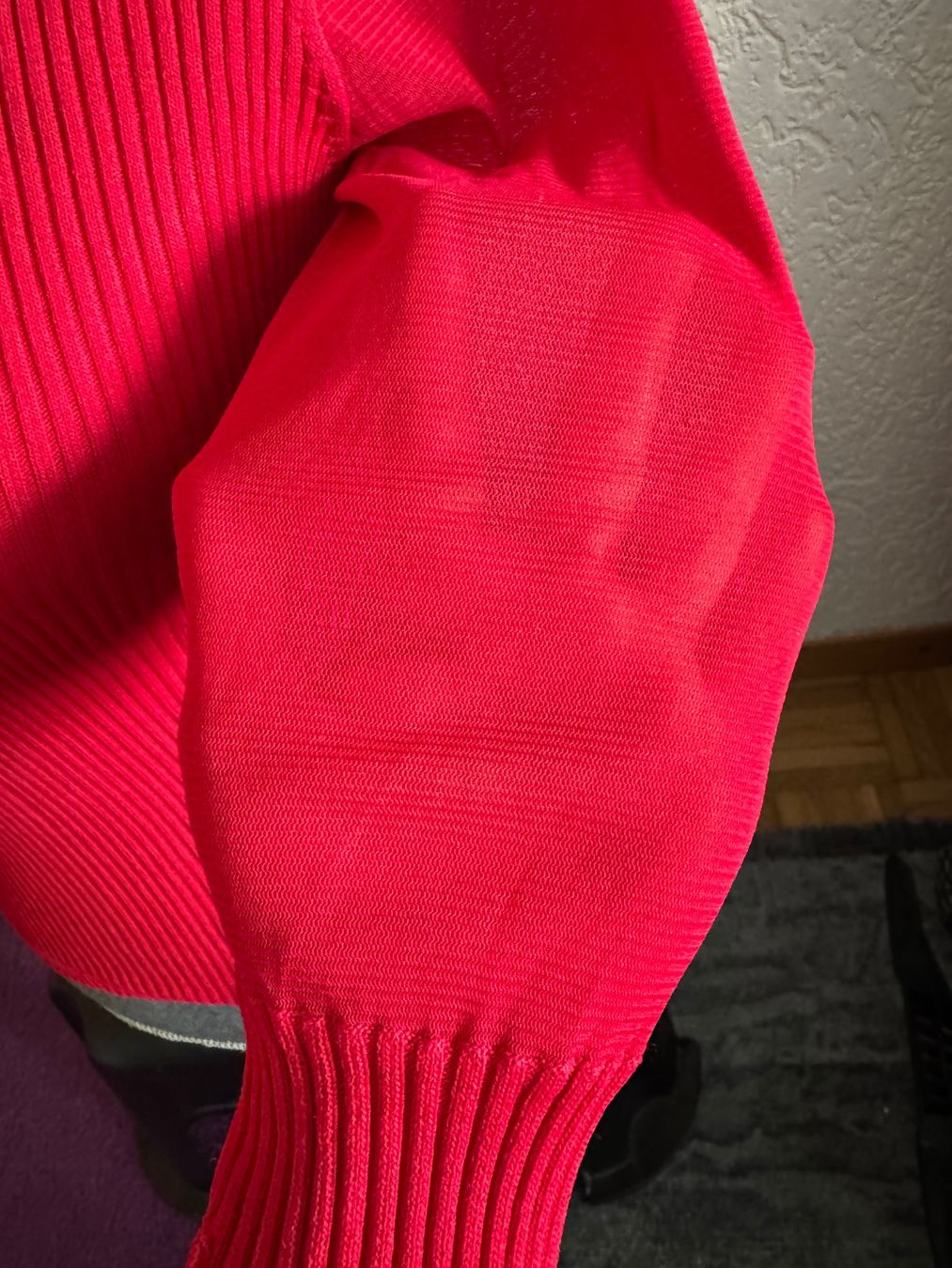 Maglioni & Felpe: Roter Pulli Pullover mit Rüschen Top Zustand Gr XS Frühling – Usato da Frenkendorf venduto da Style365 4