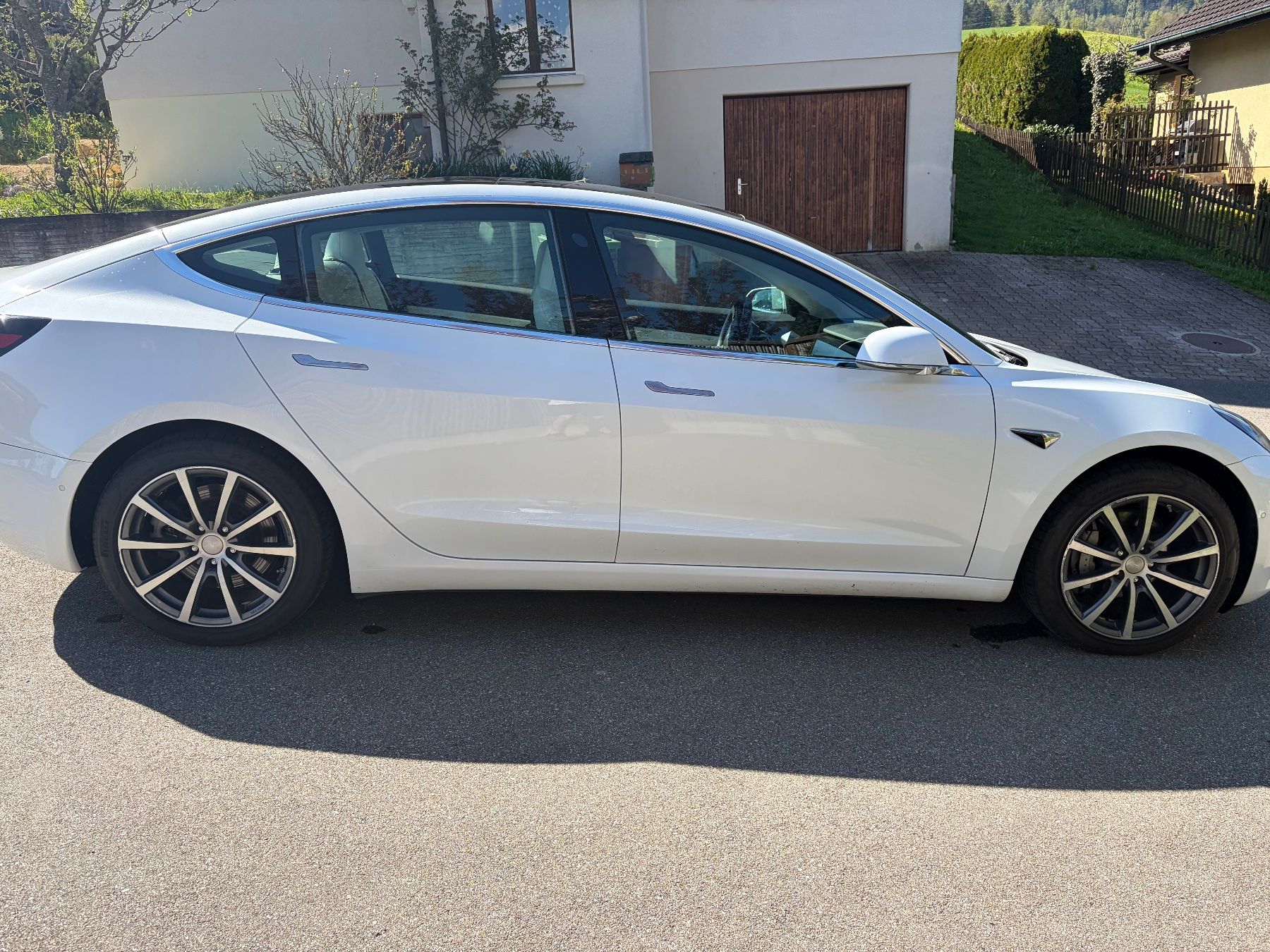 Tesla Autos: Tesla Model 3 Long Range AWD, 2019 – D'occasion à Courfaivre par JCDF 7