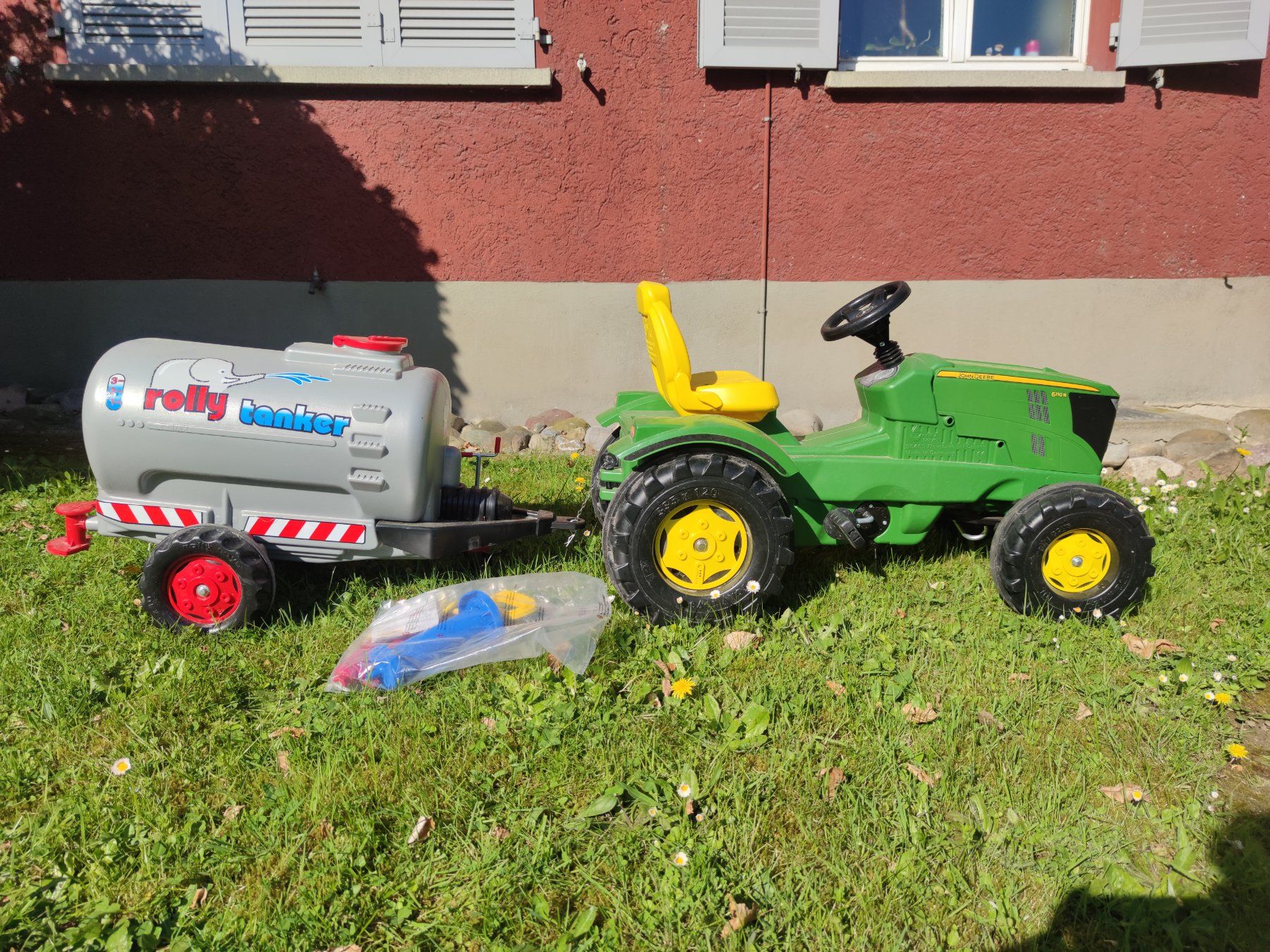 John Deere Veicoli per bambini: John Deere Kinder Traktor Set (Wassertank + Frontlader neu) – Nuovo e nell'imballaggio originale da Zürich venduto da ber_r6hd