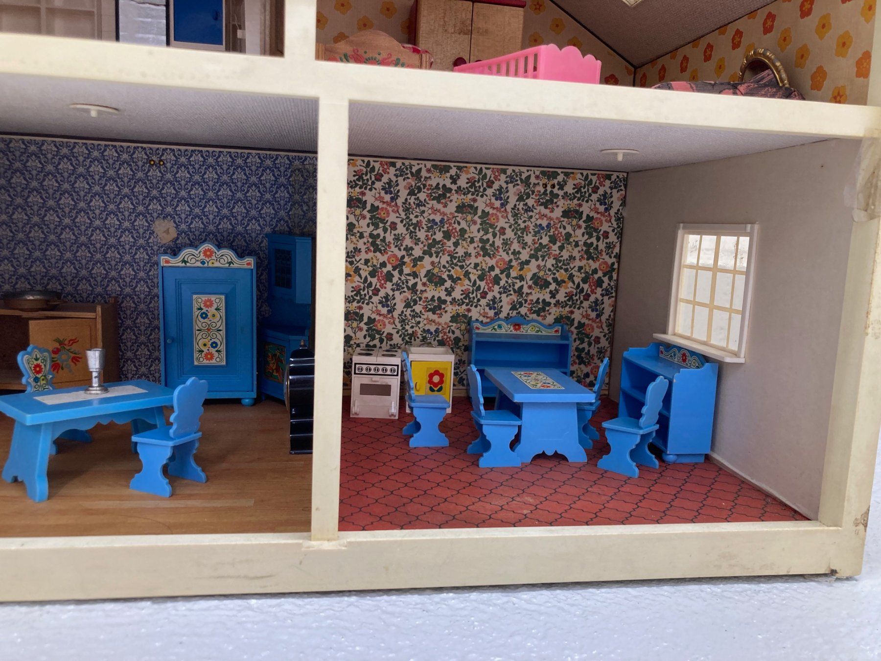 Lundby Puppenhäuser & -möbel: LUNDBY Puppenhaus mit Möbeln Original – Gebraucht aus Bertschikon Gossau von Phermes 2