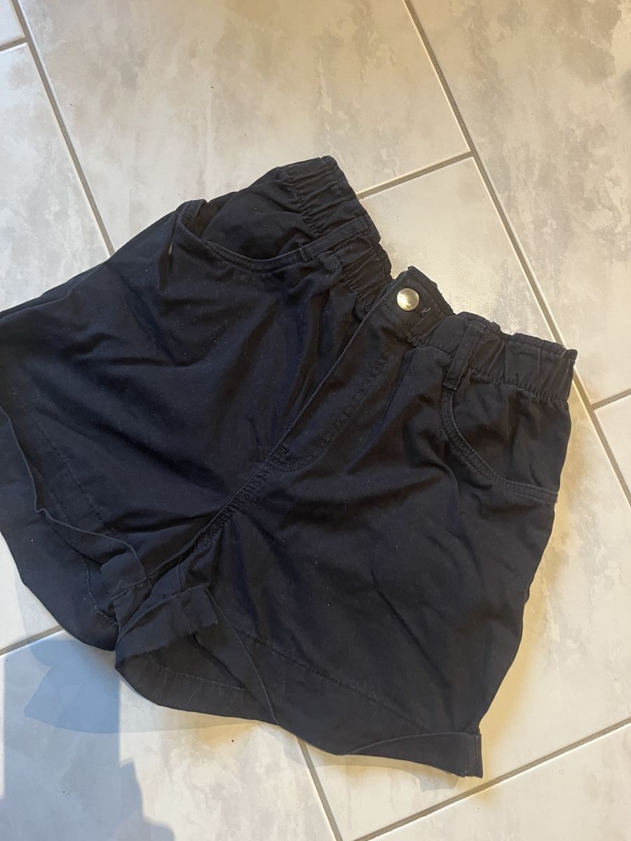 Lotti & Set di vestiti: Kleiderset 9 Teile Grösse S – Usato da St.Pantaleon venduto da frodobi 3