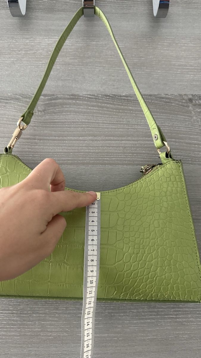 Borse da donna: Handtasche grün Krokodiloptik  – Usato da uerikon venduto da SITRRY4 1