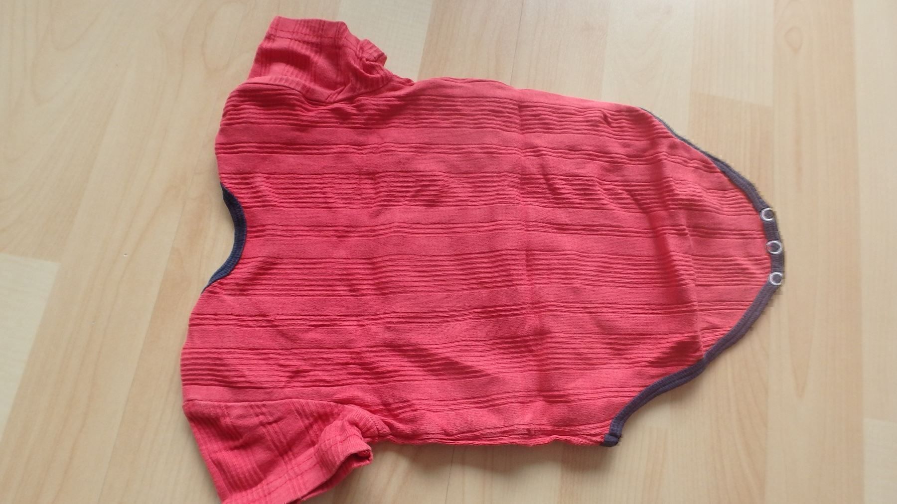 Biancheria intima: rotes Kurzarmbody Gr 62 – Usato da Riehen venduto da India13 2