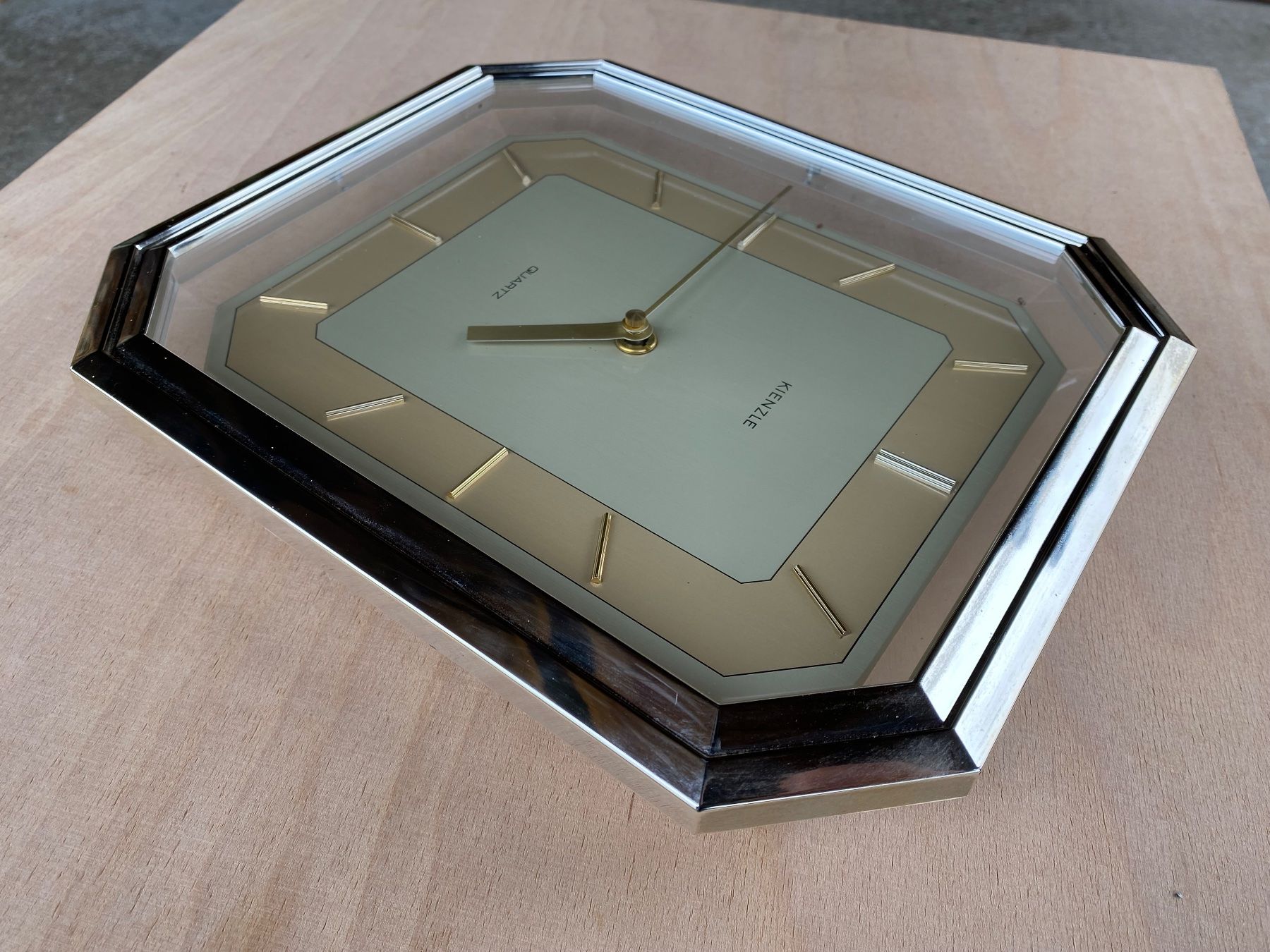 Kienzle Orologi da terra & Orologi da parete: schöne Vintage Kienzle Wanduhr – Usato da Feldbach venduto da Olive1 2