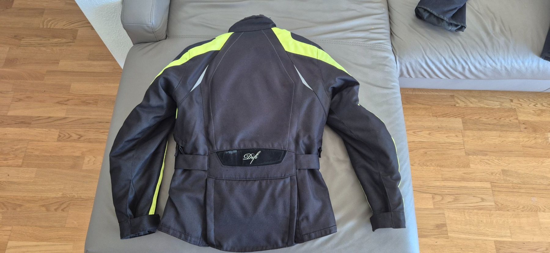 Giacche: Damen Motorradjacke Gr. 38 – Usato da Ennetbürgen venduto da jwu_5xgx 1