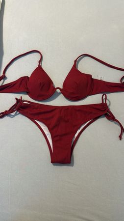 Süsser Bikini Rot Grösse M Sommer Mode - NEU