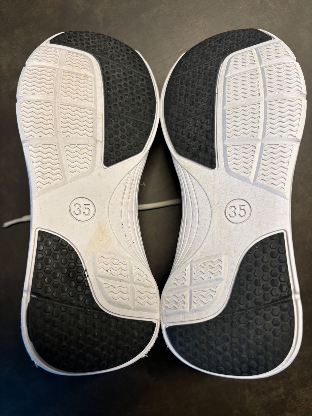 Scarpe per ragazze: Mädchen Turnschuhe, Grösse 35, Top Zustand! – Usato da Sulz AG venduto da FantasyHouse 2