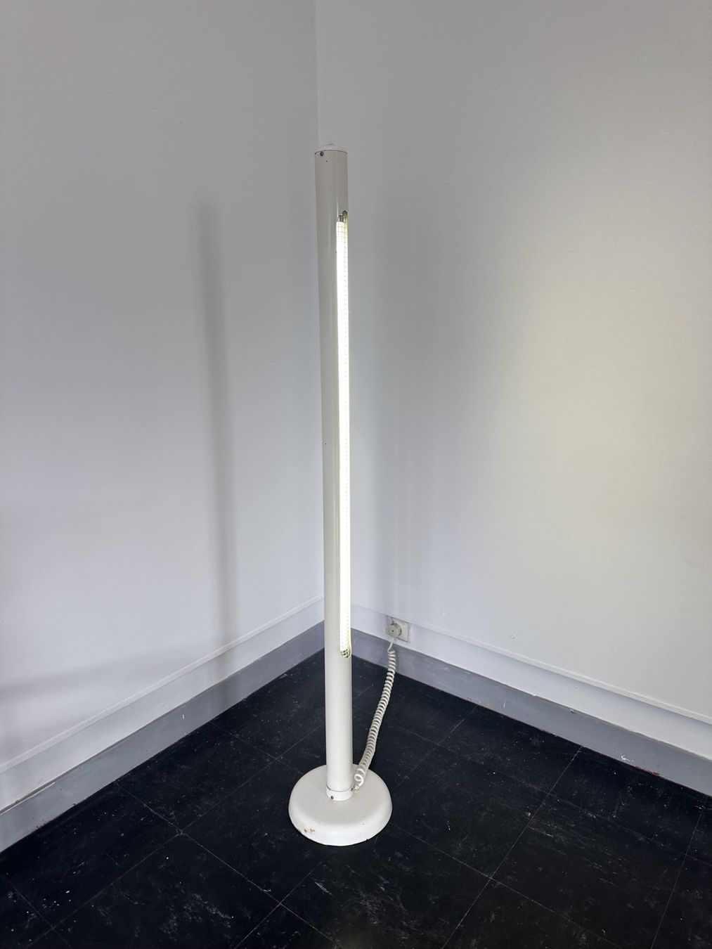 Lampade: Lampe néon design postmoderne, Pays-Bas, vers 1980 – Usato da Lausanne venduto da jul_v9ht 5