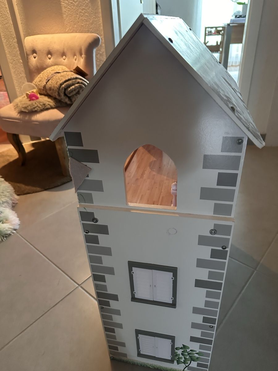 Case e mobili per bambole: Puppenhaus – Usato da Egliswil venduto da Herculea 2