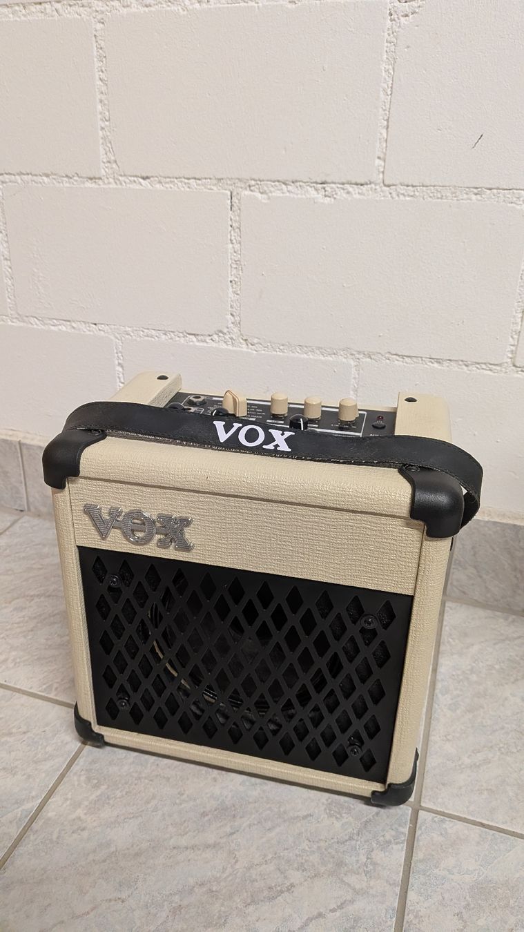 Vox Amplificatori: Vox Mini5 RM Guitar Amplifier (+ Gitarrenkabel)) – Usato da Remetschwil venduto da oli_dn7w