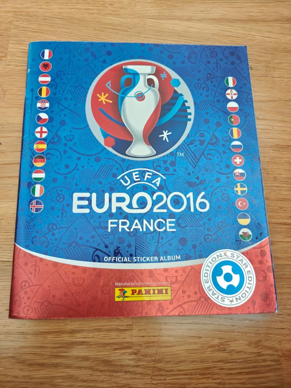 Panini Album: Panini EURO 2016 Star Edition komplett Schweiz – Nuovo (secondo la descrizione) da Wil SG venduto da YunaMei 1
