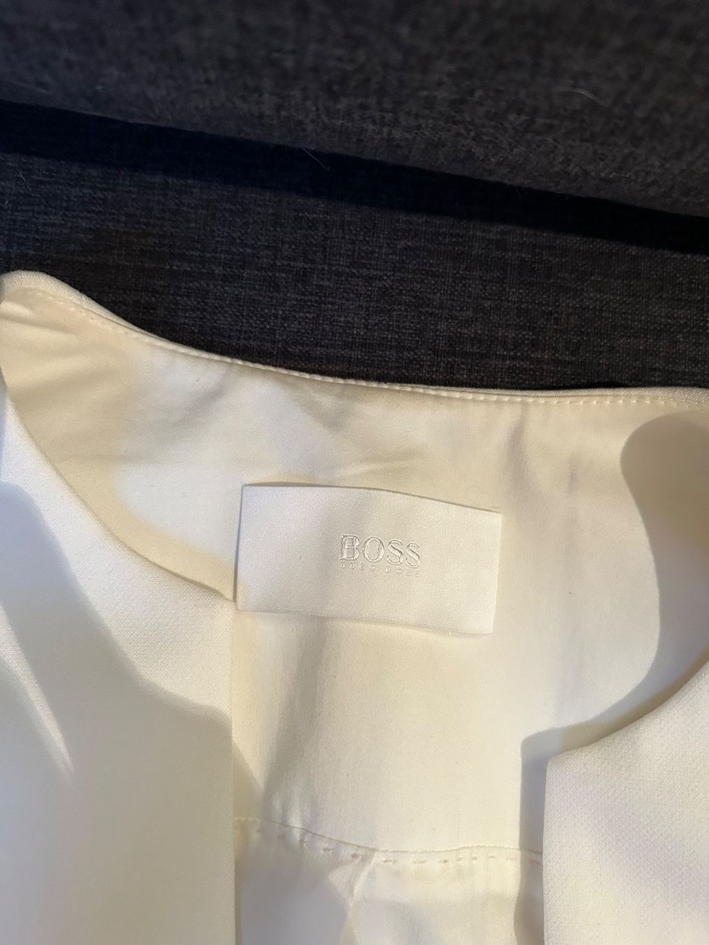 Hugo Boss Giacche: Hugo Boss Blazer Damen Neu – Nuovo (secondo la descrizione) da Wettingen venduto da Nadinne 2
