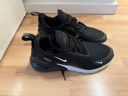 Nike AIR MAX 270