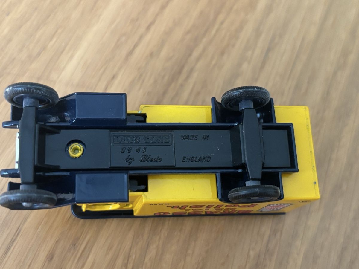 Modellbausätze & Standmodelle: Petite camionnette jaune anglaise  – Gebraucht aus Orbe von car_8grw 8