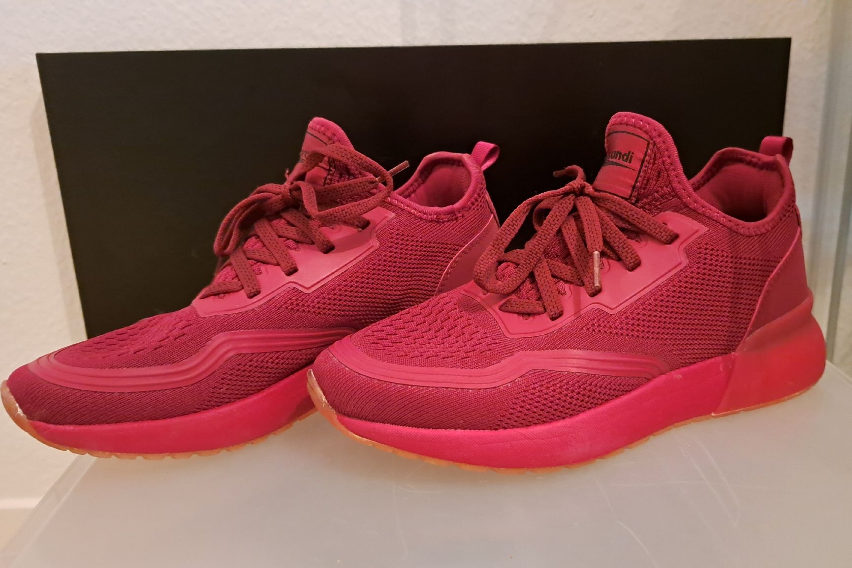 Chaussures femmes: sprandi Sneakers, 38 – D'occasion à Waltenschwil par Catlady 1
