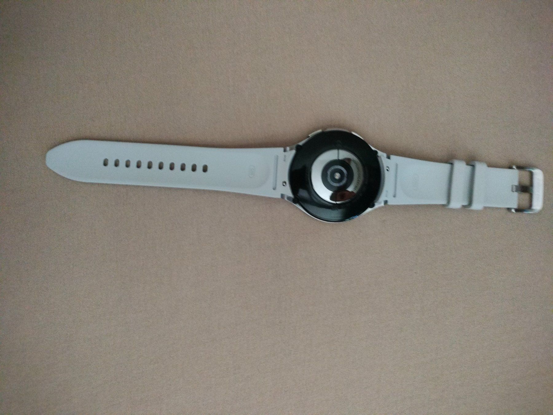 Samsung Smartwatch: Samsung Galaxy Watch4 classic – Nuovo (secondo la descrizione) da Dättlikon venduto da Meierbande 7