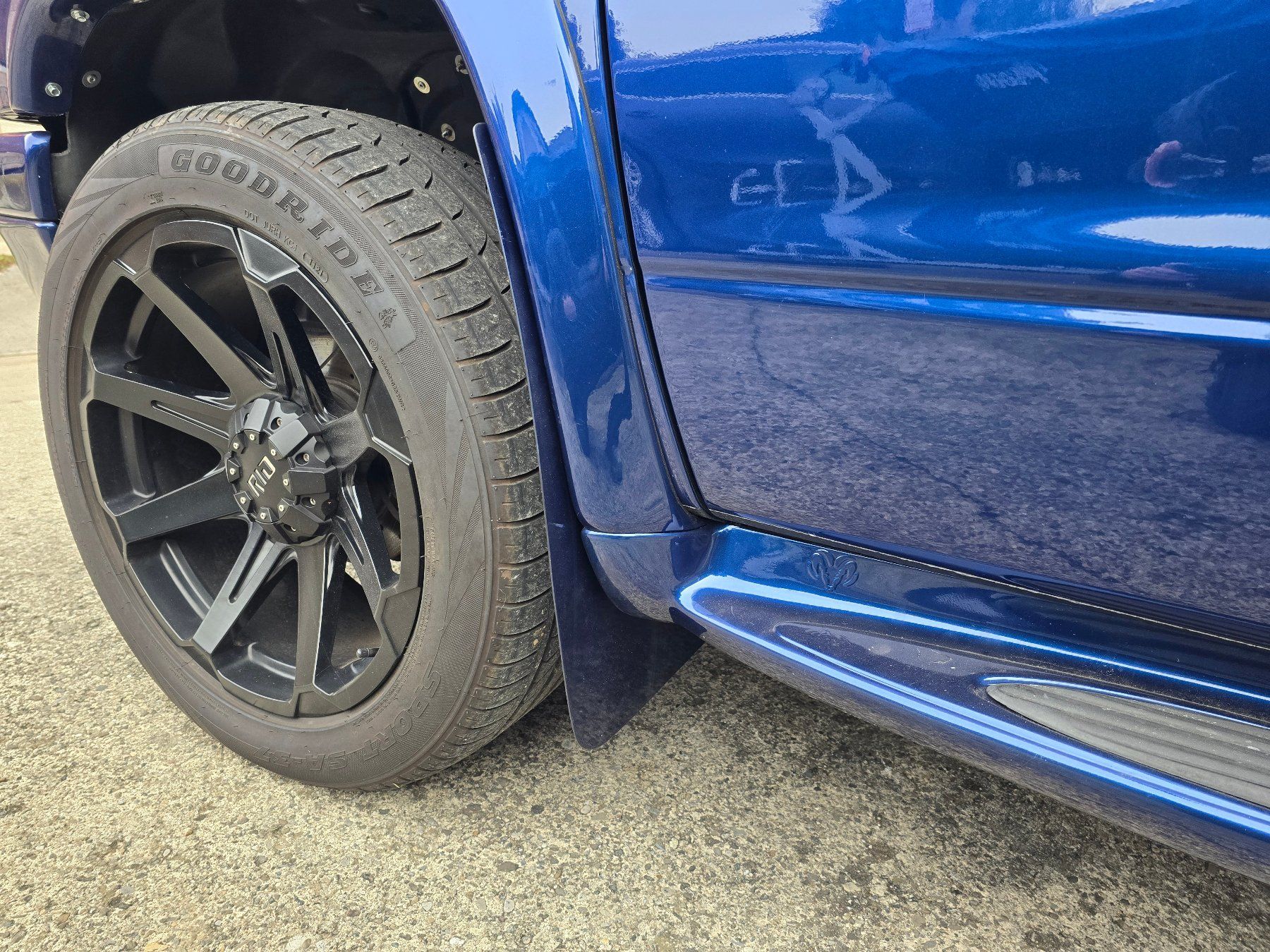Dodge Automobili: Dodge Durango 5.9 Liter – Usato da Arbon venduto da Marlyse2 5