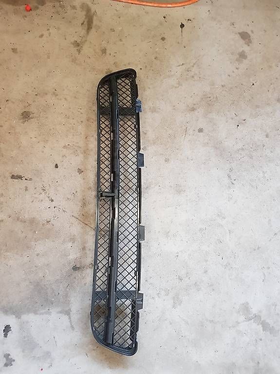 Tutti pezzi di ricambio auto: BMW E39 M Paket Luftgitter – Usato da Mettendorf TG venduto da GarageSchenkel