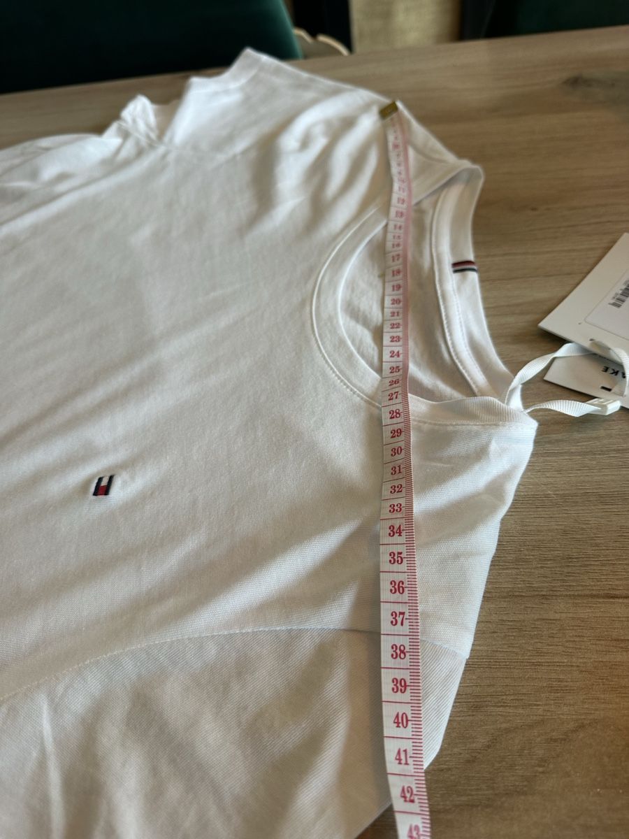 Tommy Hilfiger Top: Haut blanc Tommy Hilfiger – Nuovo e nell'imballaggio originale da Lausanne venduto da sou_w9bl 4