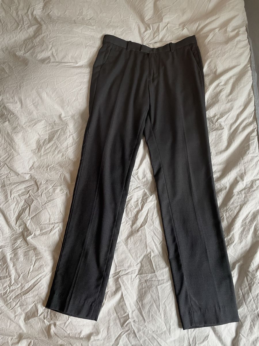 H&M Pantaloni: Pantalon de costume – Usato da Neirivue venduto da Frck