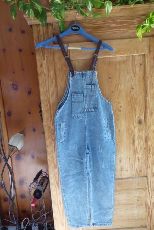 Jeans Latzhose Gr Smit speziellen Trägern