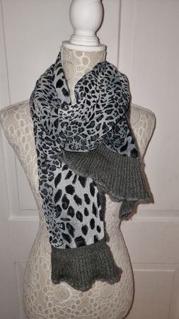 Schicker Leo-Schal mit Strick, Wolle Mix