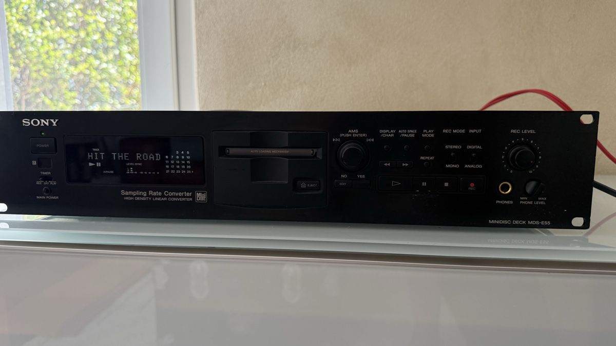 Sony Minidisques: Sony Minidisc Recorder MDS-E55 inkl. Case gebraucht – D'occasion à Wiesendangen par arena007 3