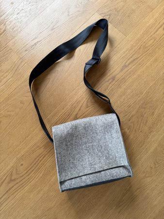 Filztasche mit Lederapplikationen, Top Zustand!