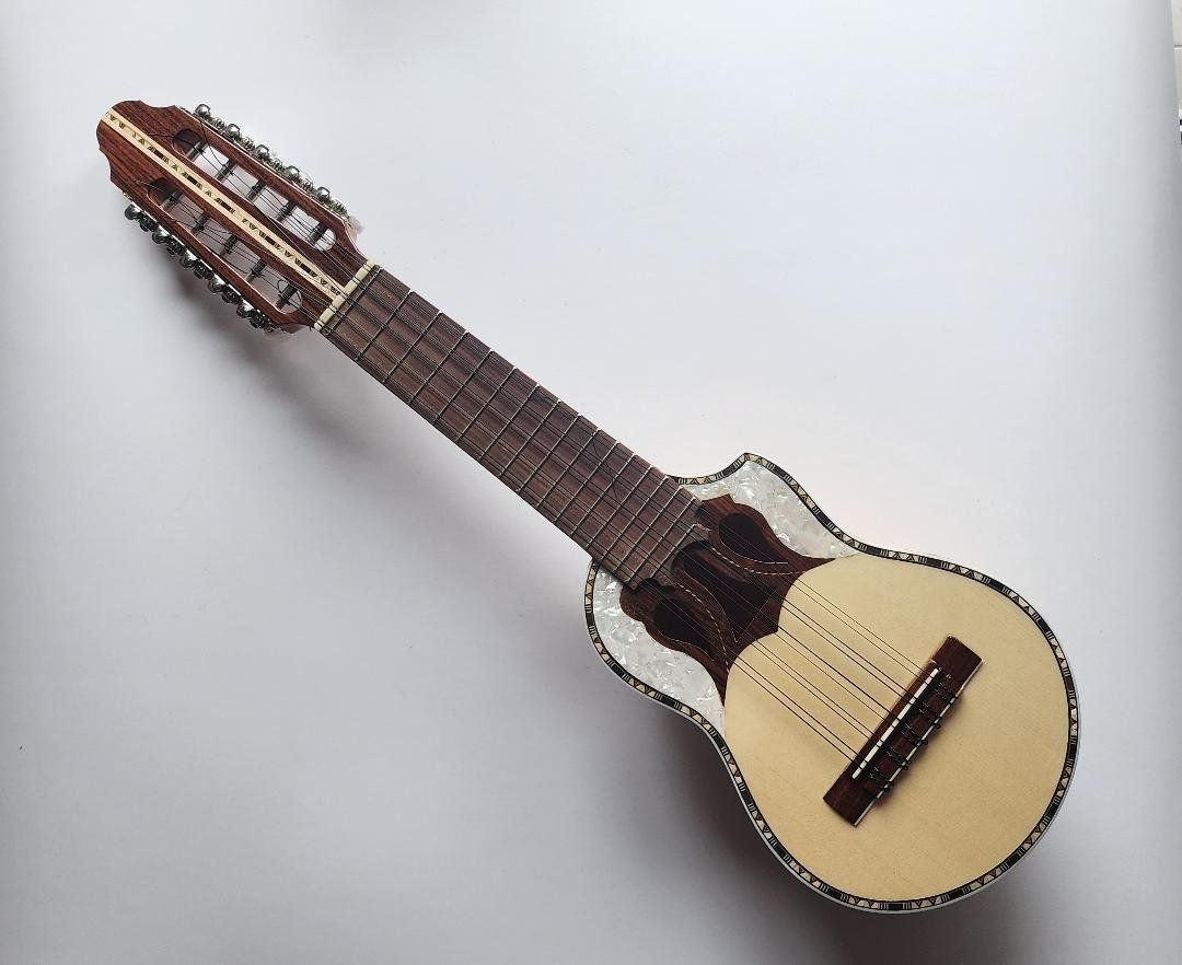 Strumenti musicali: Profi Charango aus Peru + Transportasche, Neu!! – Nuovo (secondo la descrizione) da Lima- Peru venduto da Alpaka-Haus 2